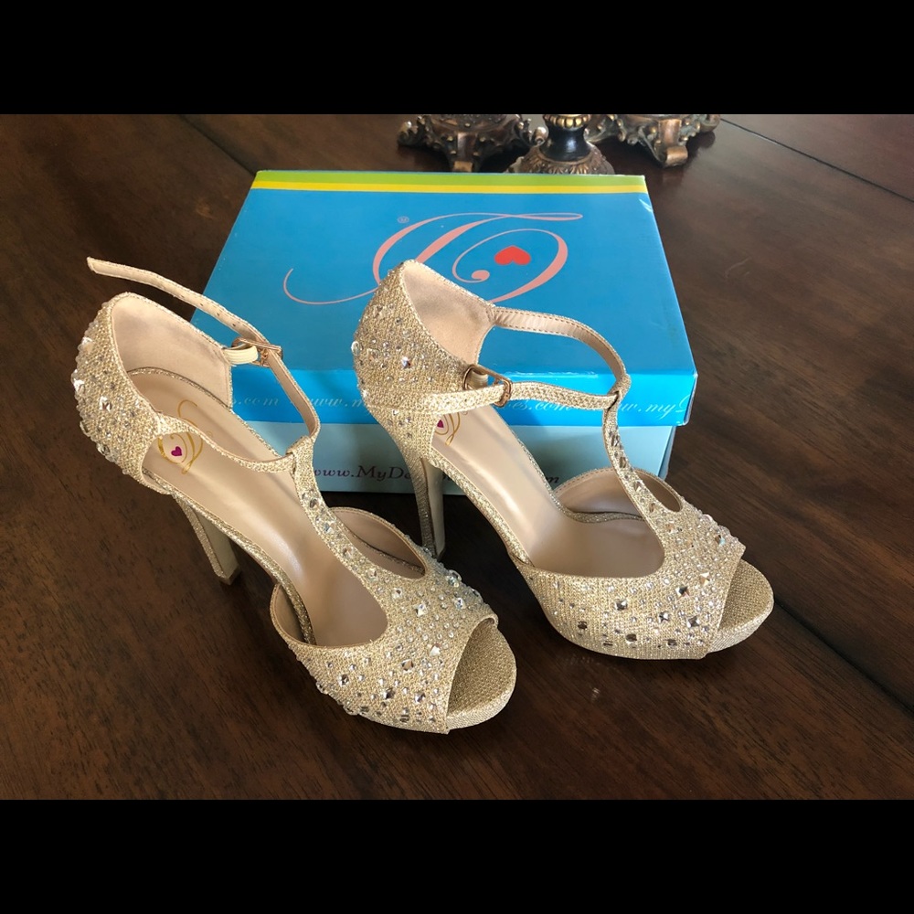 Gold Heels - Picture 5 of 8